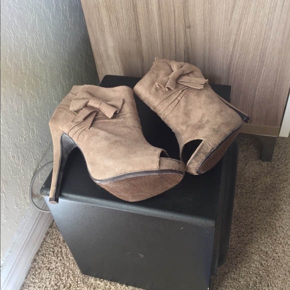 ✨ Booties, Size 7, New ! - Picture 7 of 8